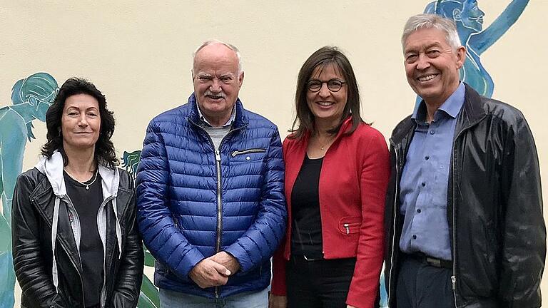 Angela Drabant und Gerd Menche (von links) vom Tierschutzverein Kitzingen hatten Besuch von der CSU-Landtagskandidatin Barbara Becker und Otto Hünnerkopf.