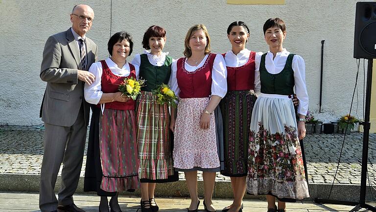 Eine Haßberge-Tracht können sich Interessierte in einem Nähkurs selber schneidern. Eine Haßberge-Tracht können sich Interessierte in einem Nähkurs selber schneidern.