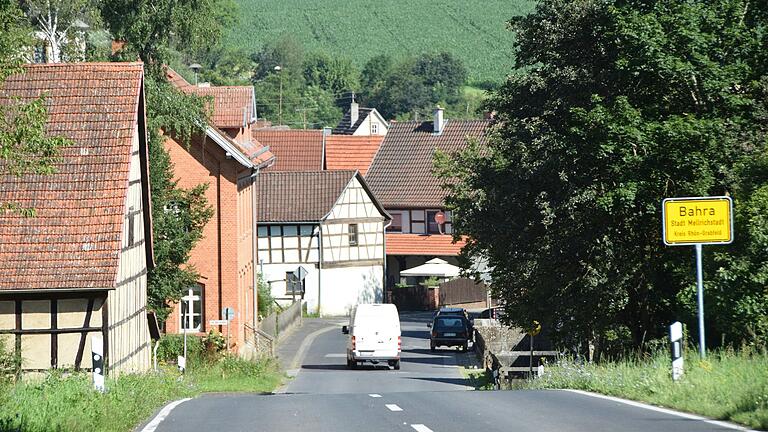 Wann richtet das Staatliche Bauamt in Bahra die Ortsdurchfahrt wie angekündigt her, war ein Thema bei einer Bürgerversammlung.