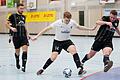 Die beiden Finalisten um die unterfränkische Hallen-Bezirksmeisterschaft trafen bereits in der Vorrunde aufeinander. In dieser Szene bedrängen Sebastian Reinstein (links) und Alexander Greß vom SV-DJK Oberschwarzach den ballführenden Mathis Böhler vom TSV Rottendorf.