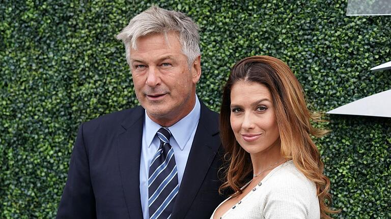 Alec Baldwin und seine Frau Hilaria Baldwin       -  Alec Baldwin und seine Frau Hilaria Baldwin gehen zur Wahlurne. (Archivbild)