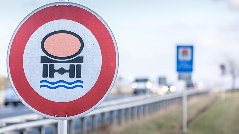 Der Würzburger Landrat Thomas Eberth (CSU) steht bei der Erweiterung des Wasserschutzgebietes 'Zeller Quellen' auf der Bremse. Dies führte nun sogar zu politischem Streit im Münchner Landtag.&nbsp;&nbsp;