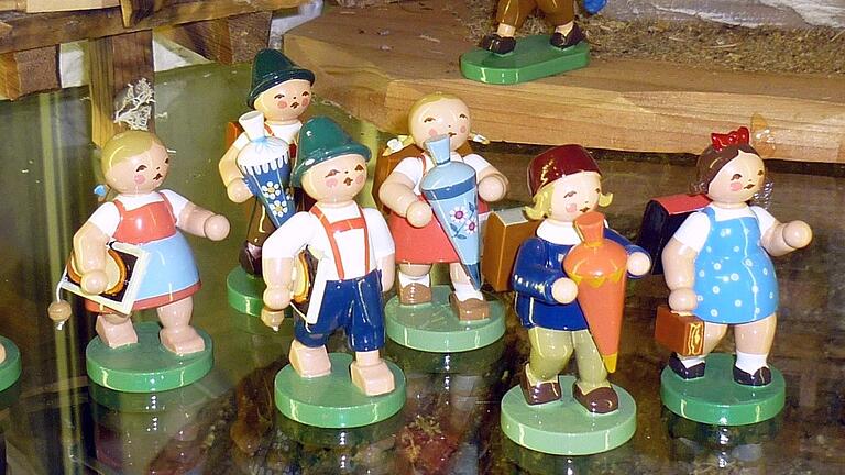 Im Spielzeugwinkel in Obereisenheim kann man an den Adventswochenenden erzgebirgisches Holzspielzeug anschauen. Im Spielzeugwinkel in Obereisenheim kann man an den Adventswochenenden erzgebirgisches Holzspielzeug anschauen. 