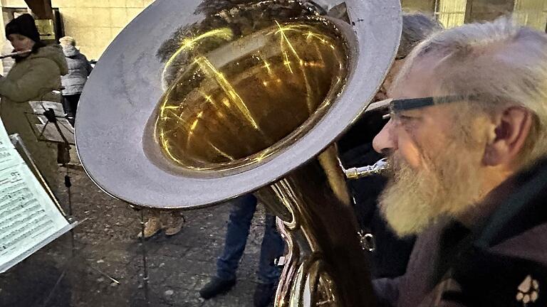 Die Fridritter Musikkapelle sorgte für weihnachtliche Klänge. - Die Fridritter Musikkapelle sorgte für weihnachtliche Klänge. Die Fridritter Musikkapelle sorgte für weihnachtliche Klänge. - Die Fridritter Musikkapelle sorgte für weihnachtliche Klänge.