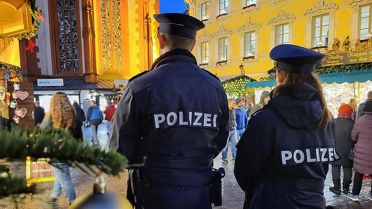 Auf dem Würzburger Weihnachtsmarkt wurde die Polizeipräsenz erhöht.&nbsp;