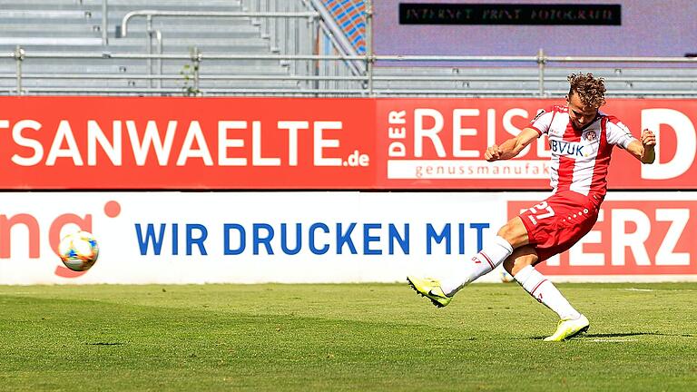 Sebastian Schuppan hielt sich als Spieler des FC Würzburger Kickers auch durch seine Ernährung fit. Sebastian Schuppan hielt sich als Spieler des FC Würzburger Kickers auch durch seine Ernährung fit.