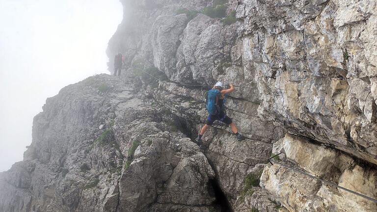 In den Wolken im Klettersteig Via Ferrata Marmol In den Wolken im Klettersteig Via Ferrata Marmol