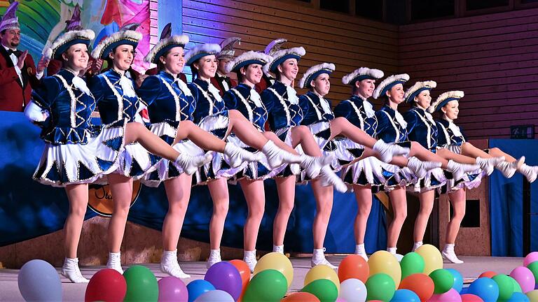Ein tolles Programm bot der Faschingsclub Steinfeld am Samstagabend in der mit rund 200 Leuten vollbesetzten der Turnhalle.