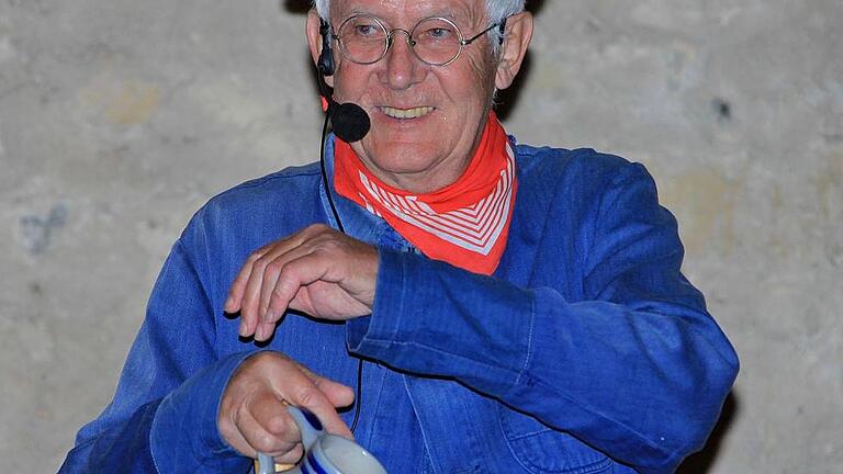 Den Schalk im Nacken trug auch „Wengerts-Bäuerle“ Günter Stock (Würzburg) bei der Mundart-Rallye. Den Schalk im Nacken trug auch „Wengerts-Bäuerle“ Günter Stock (Würzburg) bei der Mundart-Rallye.