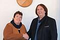 Im Rahmen der jüngsten Esselbacher Gemeinderatssitzung wurde Brigitte Hock aus Kredenbach feierlich von Bürgermeister Richard Roos vereidigt. Sie rückt für Julius Beeger aus Steinmark nach, der aus beruflichen Gründen ausscheiden musste.