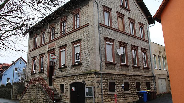 Das Bürgerhaus in Darstadt muss saniert werden. Das Bürgerhaus in Darstadt muss saniert werden.
