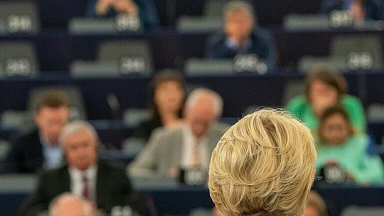 Wahl zur EU-Kommissionspräsidentin       -  Die Strategie ist klar: Ursula von der Leyen &ndash; am Dienstagfrüh vor den Abgeordneten des Europäischen Parlaments &ndash; will die proeuropäischen Kräfte um sich scharen.
