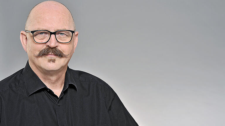 Diesen Kommentar verfasste Roland Pleier. Diesen Kommentar verfasste Roland Pleier. 