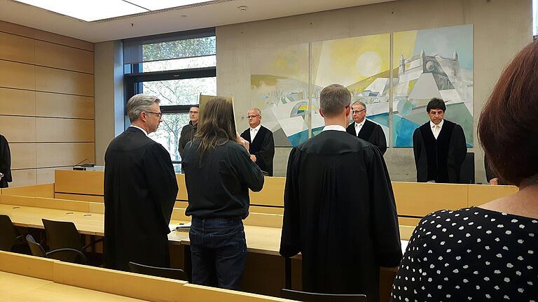 Arnstein-Prozess       -  Die Urteilsverkündung am dritten Tag des Prozesses in Würzburg.
