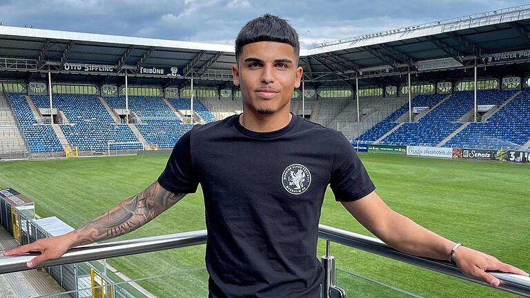 Seyhan Yigit im Carl-Benz-Stadion des Drittligisten SV Waldhof Mannheim.