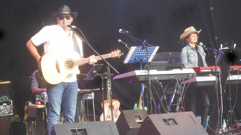 Mario Häpp konnte nach zwei Jahren Zwangspause wieder das Countryfest Eichelsdorf eröffnen.