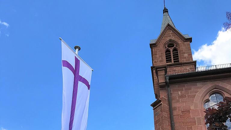 In der evangelisch-lutherischen Gemeinde Marktheidenfeld (im Bild die Friedenskirche) sind mehrere Stellen offen. In der evangelisch-lutherischen Gemeinde Marktheidenfeld (im Bild die Friedenskirche) sind mehrere Stellen offen. 