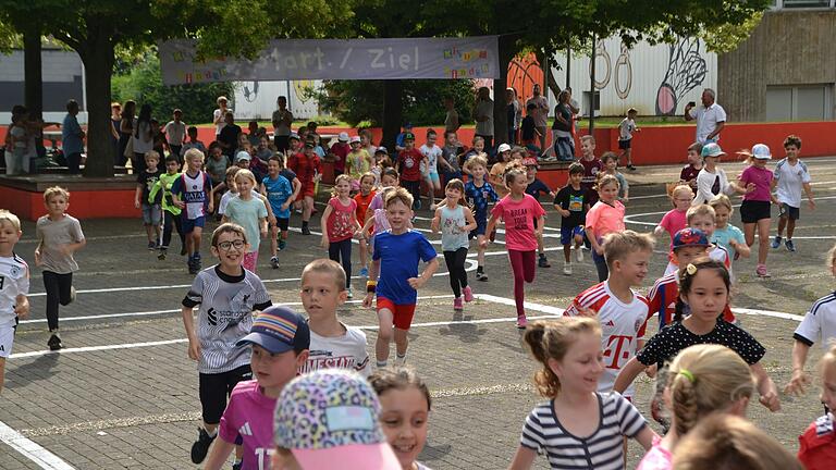 Um neun Uhr fiel der Startschuss für den 90-minütigen Lauf.