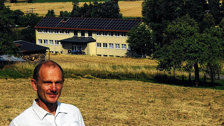 Die letzten Schultage: Mit Ende es Schuljahrs werden die letzten drei Klassen Michelau verlassen. Siegfried Ständecke hat aber schon einige Vorstellungen, wie das Michelauer Schulgebäude im Hintergrund genutzt werden könnte, nachdem es die letzten Schüler verlassen haben.