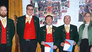 Auf dem Foto (von links): Stellvertretender Vorsitzender Lukas Fröhlich, Vorsitzender Philipp Lutz, Wolfgang Schelbert, Bernhard Kreps und Lisa Rumpel.