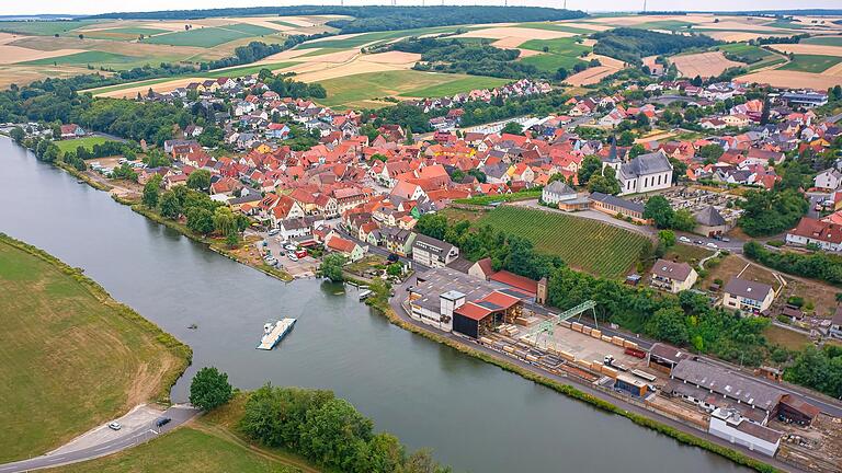 Wipfeld freut sich über die Bronzemedaille im Landesentscheid beim Wettbewerb 'Unser Dorf hat Zukunft'.