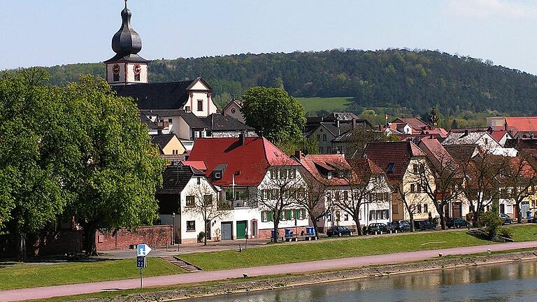 Seit 70 Jahren Stadt: Marktheidenfeld, hier der Mainkai.