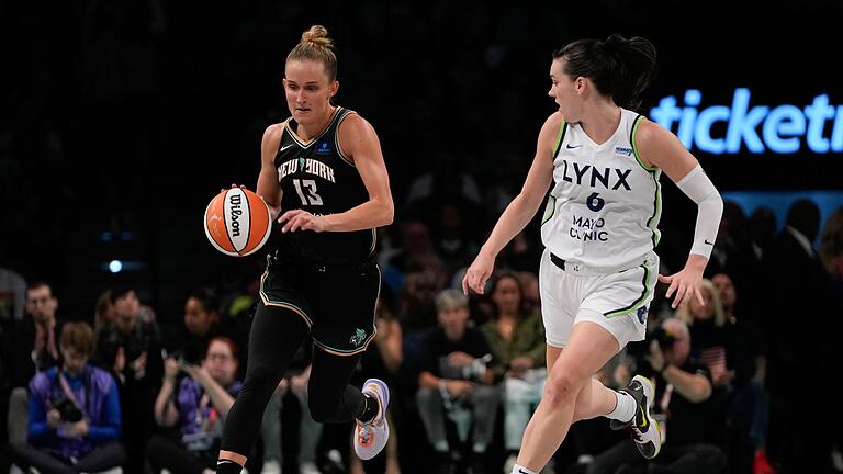 New York Liberty - Minnesota Lynx       -  Leonie Fiebich (l) könnte auch von einem neuen Tarifvertrag profitieren.