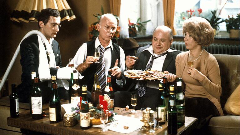 Und jetzt machen wir's uns gemütlich: 'Loriot: Weihnachten bei Hoppenstedts'. Der Kult-Film läuft in diesem Jahr unter anderem an Heiligabend im Programm des WDR. Und jetzt machen wir's uns gemütlich: 'Loriot: Weihnachten bei Hoppenstedts'. Der Kult-Film läuft in diesem Jahr unter anderem an Heiligabend im Programm des WDR. 