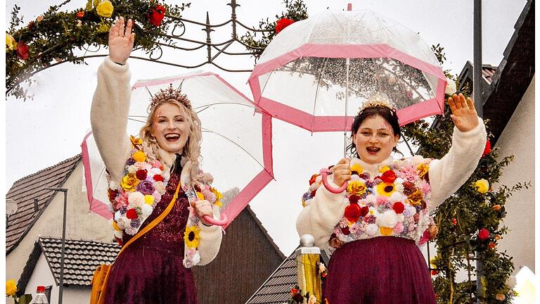 Sie waren beim Faschingszug in Trappstadt in diesem Jahr der Hingucker: Das Prinzessinnenpaar Lisa und Ronja.