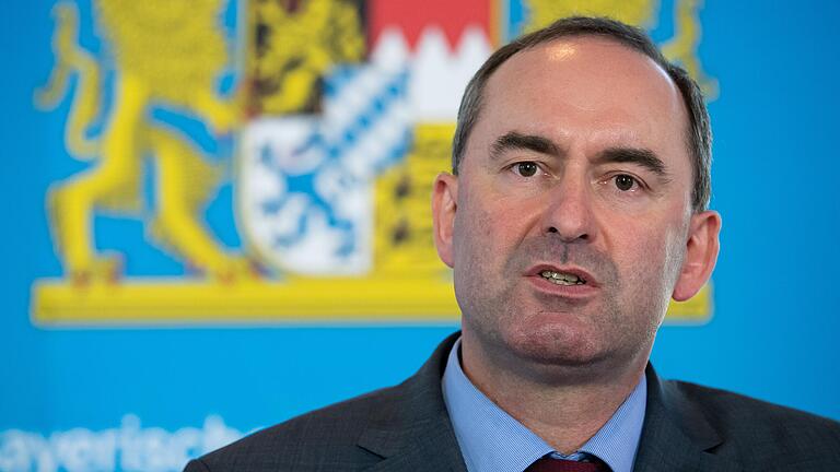 Hat bei der bayerischen Soforthilfe Hoffnungen geweckt, die nun in vielen Fällen nicht zu halten sind: Bayerns Wirtschaftsminister Hubert Aiwanger (Freie Wähler). Hat bei der bayerischen Soforthilfe Hoffnungen geweckt, die nun in vielen Fällen nicht zu halten sind: Bayerns Wirtschaftsminister Hubert Aiwanger (Freie Wähler).