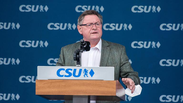 'Es ist unbegreiflich': Das sagt der unterfränkische CSU-Chef und Innenstaatssekretär Gerhard Eck zu den Ausschreitungen in Schweinfurt. 'Es ist unbegreiflich': Das sagt der unterfränkische CSU-Chef und Innenstaatssekretär Gerhard Eck zu den Ausschreitungen in Schweinfurt.