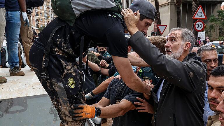 Nach den Überschwemmungen in Spanien       -  Auch der König hat einschlägige Kreise im Verdacht. (Foto Archiv)