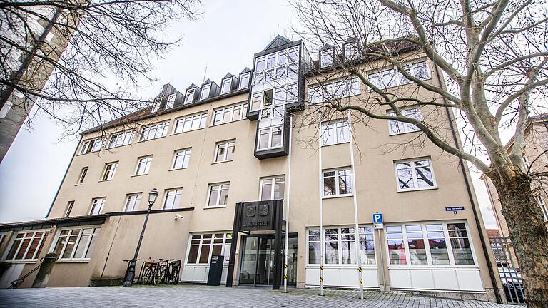 Hier werden die wichtigen Entscheidungen für den Landkreis Haßberge getroffen: Im Landratsamt in Haßfurt tagt der Kreistag, der am Sonntag neu gewählt wurde.