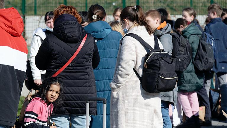 Auch in Unterfranken kommen Geflüchtete aus der Ukraine an und suchen eine Unterkunft.