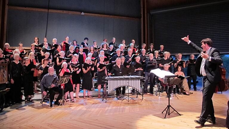 Konzert des Oratorienchors Würzburg in Eurre, Départment Drôme.