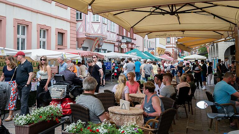 Maimarkt in Karlstadt unter dem Motto: „Karlstadt blüht auf“&nbsp;