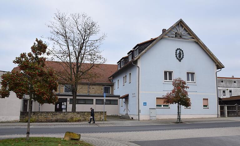 Das katholische Pfarrheim von Gochsheim soll der zentrale Treffpunkt in der Pfarreiengemeinschaft 'Sankt Christophorus im Mainbogen' mit sieben Kirchengemeinden werden. Dagegen regt sich Widerstand. Das katholische Pfarrheim von Gochsheim soll der zentrale Treffpunkt in der Pfarreiengemeinschaft 'Sankt Christophorus im Mainbogen' mit sieben Kirchengemeinden werden. Dagegen regt sich Widerstand.