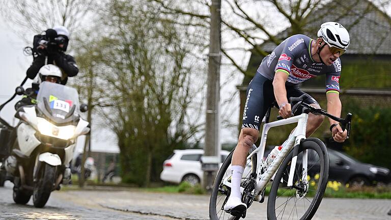 Mathieu van der Poel - Mathieu van der Poel gewann am Sonntag Paris-Roubaix. Mathieu van der Poel - Mathieu van der Poel gewann am Sonntag Paris-Roubaix.
