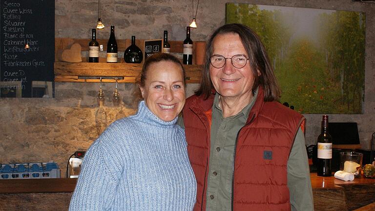 Bei einer Weinprobe fing alles an: Der Komponist Detlev Jöcker und seine Frau Kornelia sind Sommerach-Fans.