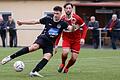 Benjamin St. Louis (vorne) erzielte den zwischenzeitlichen Ausgleich für den ASV Rimpar beim Landesliga-Auswärtsspiel beim FC Oberhaid. Das Bild entstand im Heimspiel der Rimparer gegen die TuS Frammersbach.