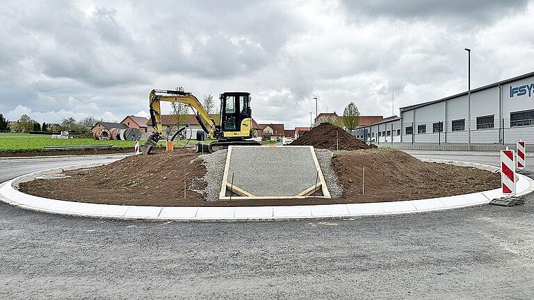 In der kommenden Woche soll das Gemeindewappen nun am neuen Kreisverkehr in der Gemeinde Großbardorf angebracht werden. Die entsprechenden Vorkehrungen sind bereits getroffen.
