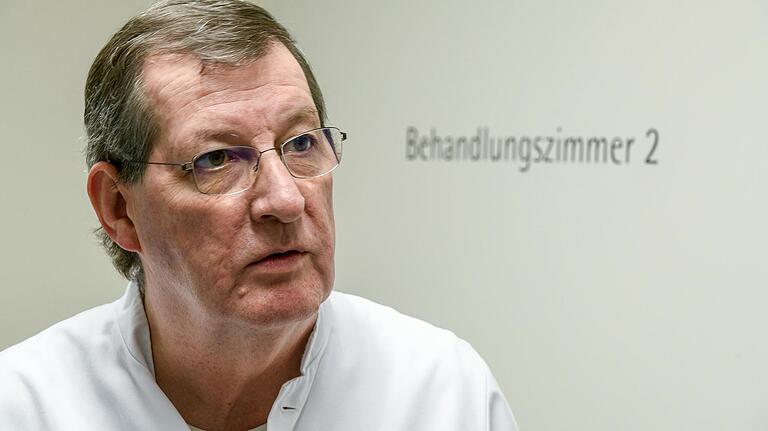 Hält aktuell ein 'starkes Abbremsen des öffentlichen Lebens' für sinnvoll: Der Würzburger Tropenmediziner Professor August Stich Hält aktuell ein 'starkes Abbremsen des öffentlichen Lebens' für sinnvoll: Der Würzburger Tropenmediziner Professor August Stich