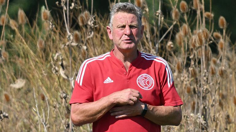 Trainer Gert Hahner ist überzeugt davon, dass dem FC Ober-/Mittelstreu auch in dieser Saison der Klassenerhalt in der Kreisklasse Rhön 2 gelingt. Trainer Gert Hahner ist überzeugt davon, dass dem FC Ober-/Mittelstreu auch in dieser Saison der Klassenerhalt in der Kreisklasse Rhön 2 gelingt.