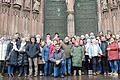 Vor dem weltberühmten gotischen Liebfrauenmünster stellten sich die Reiseteilnehmer zum obligatorischen Erinnerungsfoto.