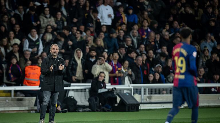 FC Barcelona - FC Valencia       -  Hatte gegen Valencia - und diese Saison - oft Grund zum Klatschen: Trainer Hansi Flick.