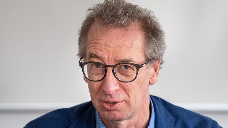 Hermann Weiland, Personalleiter der Siemens AG in Bad Neustadt. Hermann Weiland, Personalleiter der Siemens AG in Bad Neustadt.
