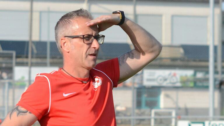 Neue Perspektive: Thomas Beer, hier als Trainer seines aktuellen Vereins SSV Kitzingen, übernimmt in der nächsten Saison den Fußball-Kreisklassisten SG Buchbrunn-Mainstockheim. Neue Perspektive: Thomas Beer, hier als Trainer seines aktuellen Vereins SSV Kitzingen, übernimmt in der nächsten Saison den Fußball-Kreisklassisten SG Buchbrunn-Mainstockheim.