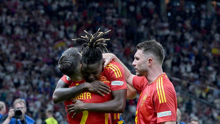 Euro 2024: Spanien - England - Die Spanier um Nico Williams (M.), Alvaro Morata (l) und Aymeric Laporte wurden Europameister. Euro 2024: Spanien - England - Die Spanier um Nico Williams (M.), Alvaro Morata (l) und Aymeric Laporte wurden Europameister.