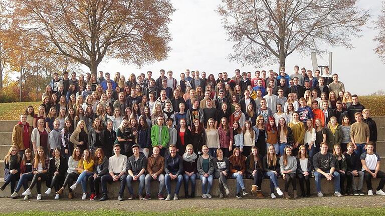 183 junge Frauen und Männer haben am Regiomontanus-Gymnasium in Haßfurt erfolgreich ihr Abitur abgelegt &ndash; das war reichlich Grund, am Freitag zu feiern.