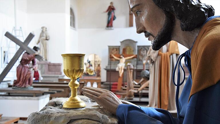 Fast alle Stationen der Lohrer Karfreitagsprozession sind jetzt dauerhaft in der Kapuzinerkirche zu sehen.